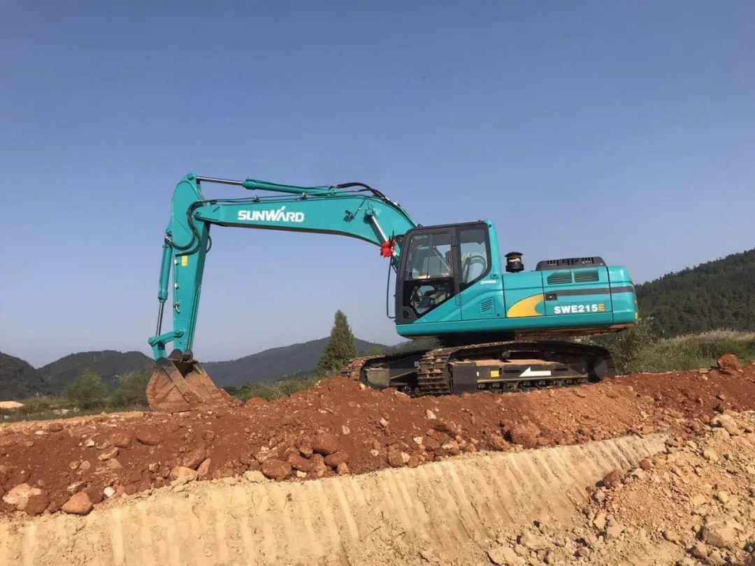 常益长高铁复工，，，，网红“小蓝”来资助