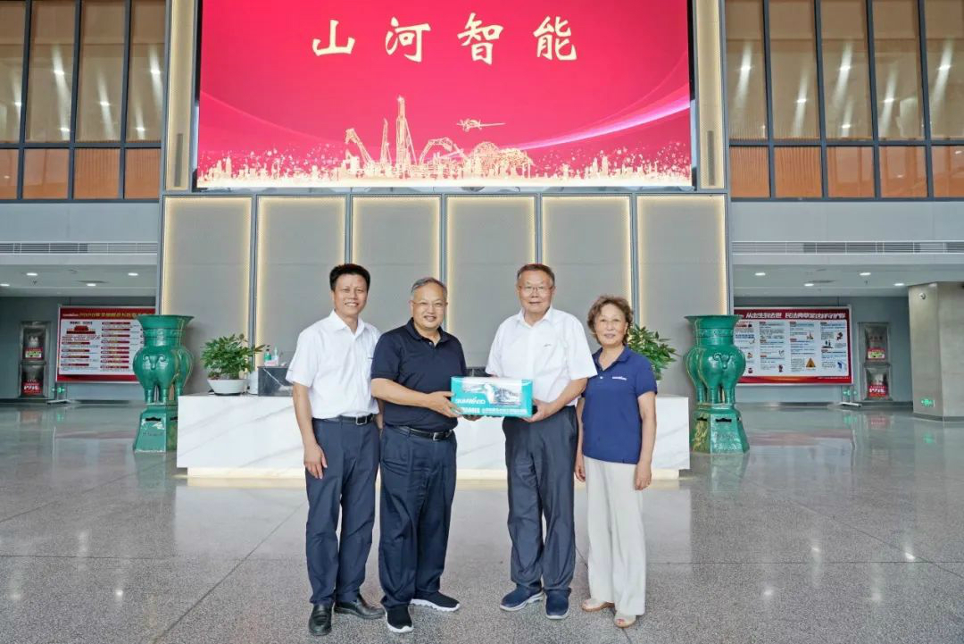 省人大常委会党组副书记、副主任王柯敏调研yp街机智能