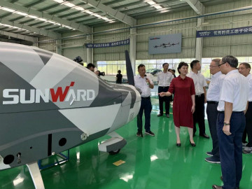 省委常委、统战部部长黄兰香考察调研yp街机科技