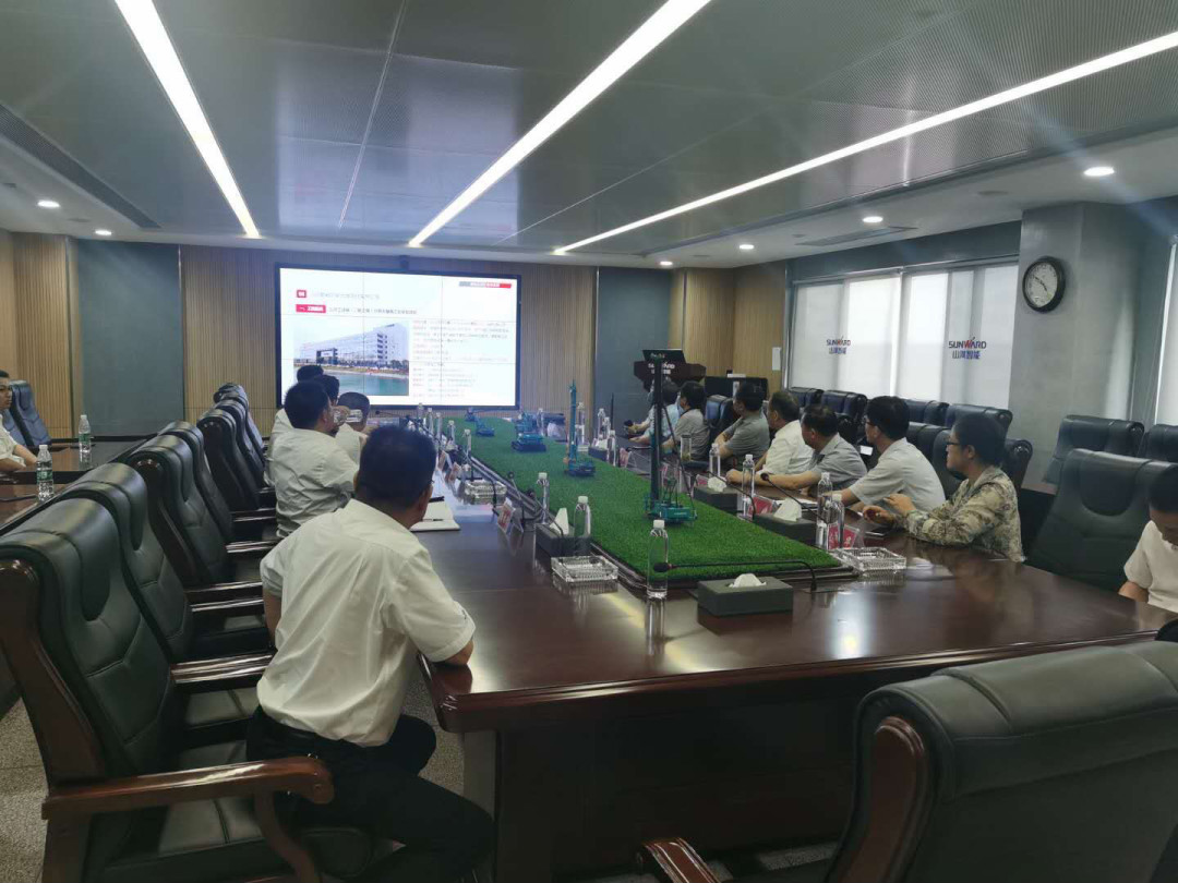 省人大常委会副主任杨维刚调研yp街机智能