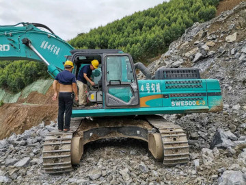 感恩相伴，，，，，，，，关爱相随——yp街机智能效劳万里行深入广洋装务客户