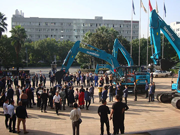 5万万! yp街机智能挖掘机订货会立异高