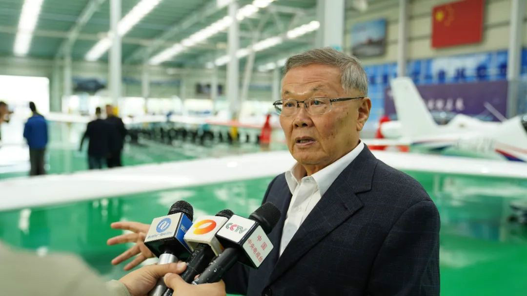 跨上新征程，，，，，谱写yp街机航空工业新篇章 ——yp街机科技第99、100架SA60L(阿若拉)飞机正式下线