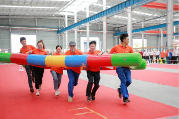 yp街机智能举行21周年庆祝表扬会暨意见意义运动会