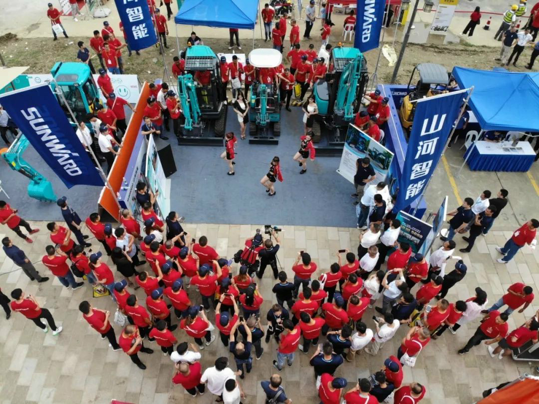 2020全球微挖大会 yp街机智能精品微挖赢得满堂彩