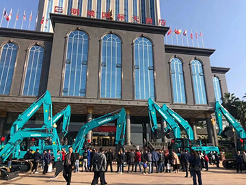 5万万! yp街机智能挖掘机订货会立异高