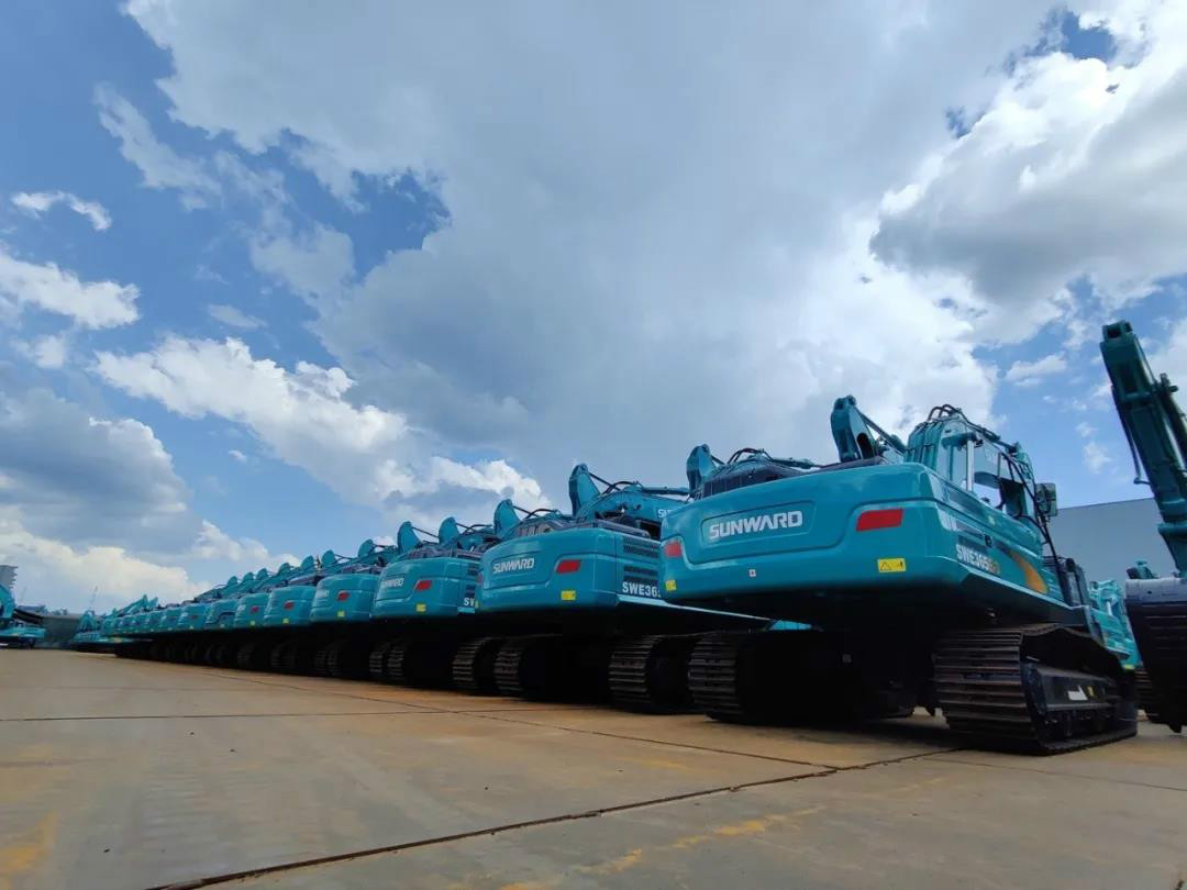 以先导式立异实现挖掘机从无到有，，，，，，，，从小到大，，，，，，，，从大到强！