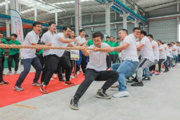 yp街机智能举行21周年庆祝表扬会暨意见意义运动会