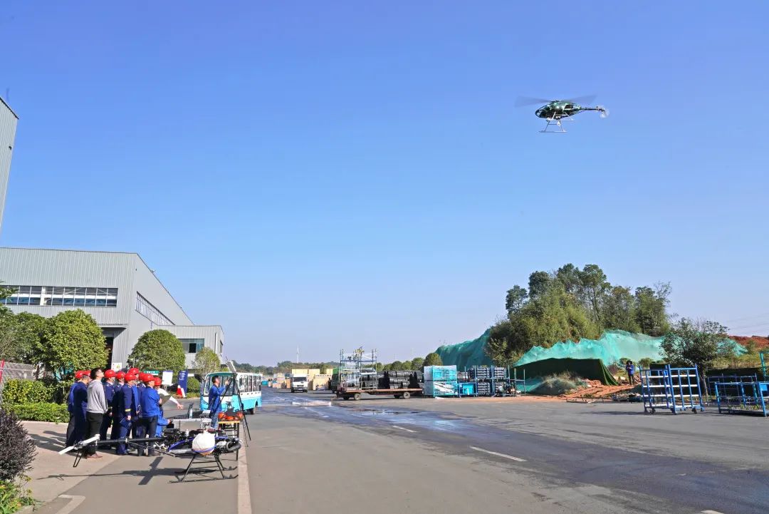 考察无人化妆备 高宁宇到访yp街机智能