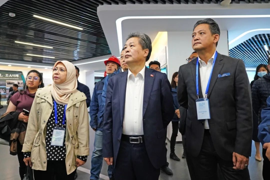 东盟联合参访团考察yp街机智能