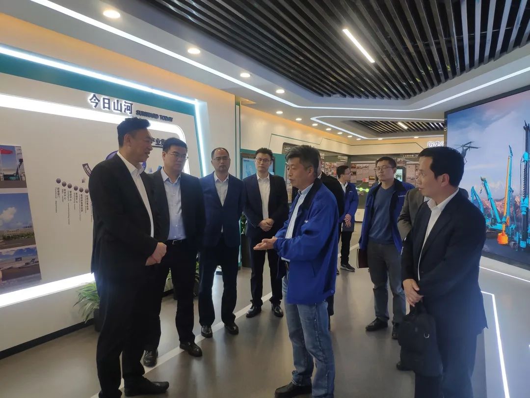 中国联通首席科学家范济安到访yp街机智能