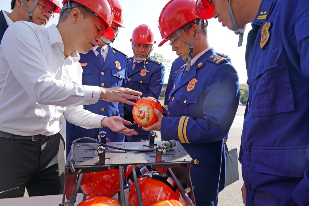 考察无人化妆备 高宁宇到访yp街机智能