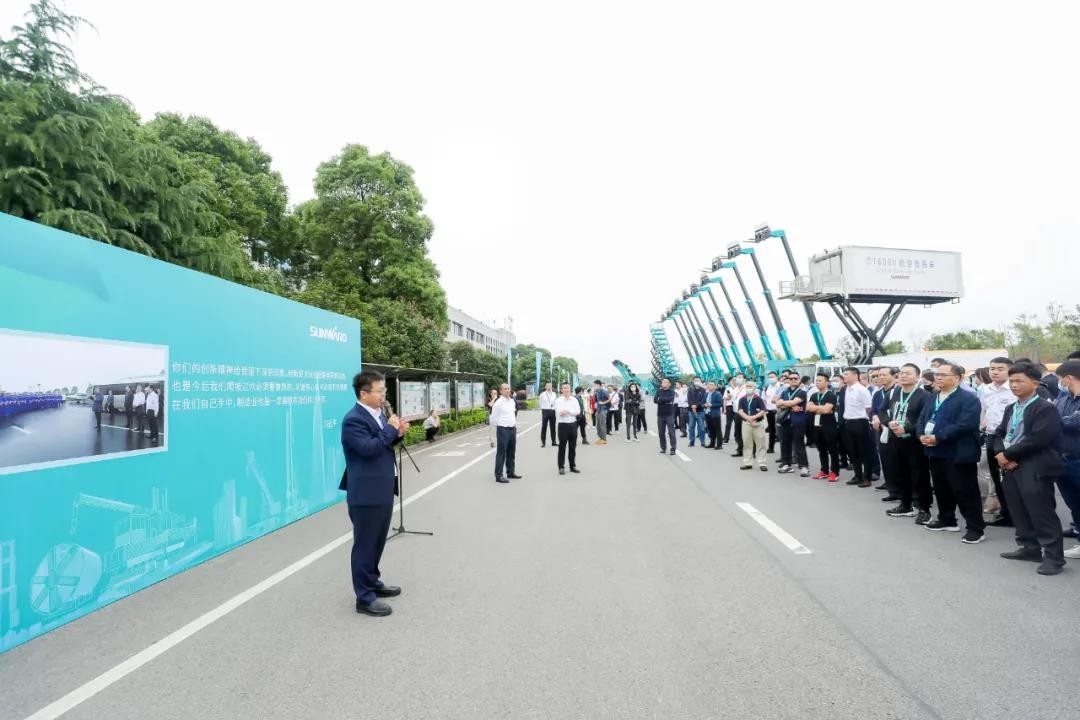 “爆品”出击！yp街机智能客户交流会签约超8亿元