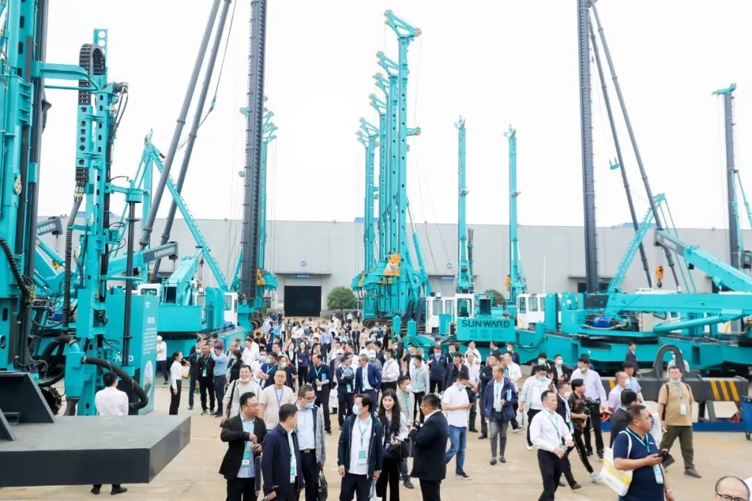 “爆品”出击！yp街机智能客户交流会签约超8亿元