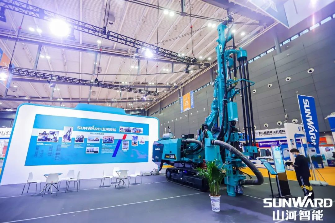 “yp街机绿”亮相长沙国际工程机械展，，，，50余款产品尽显yp街机智能立异实力