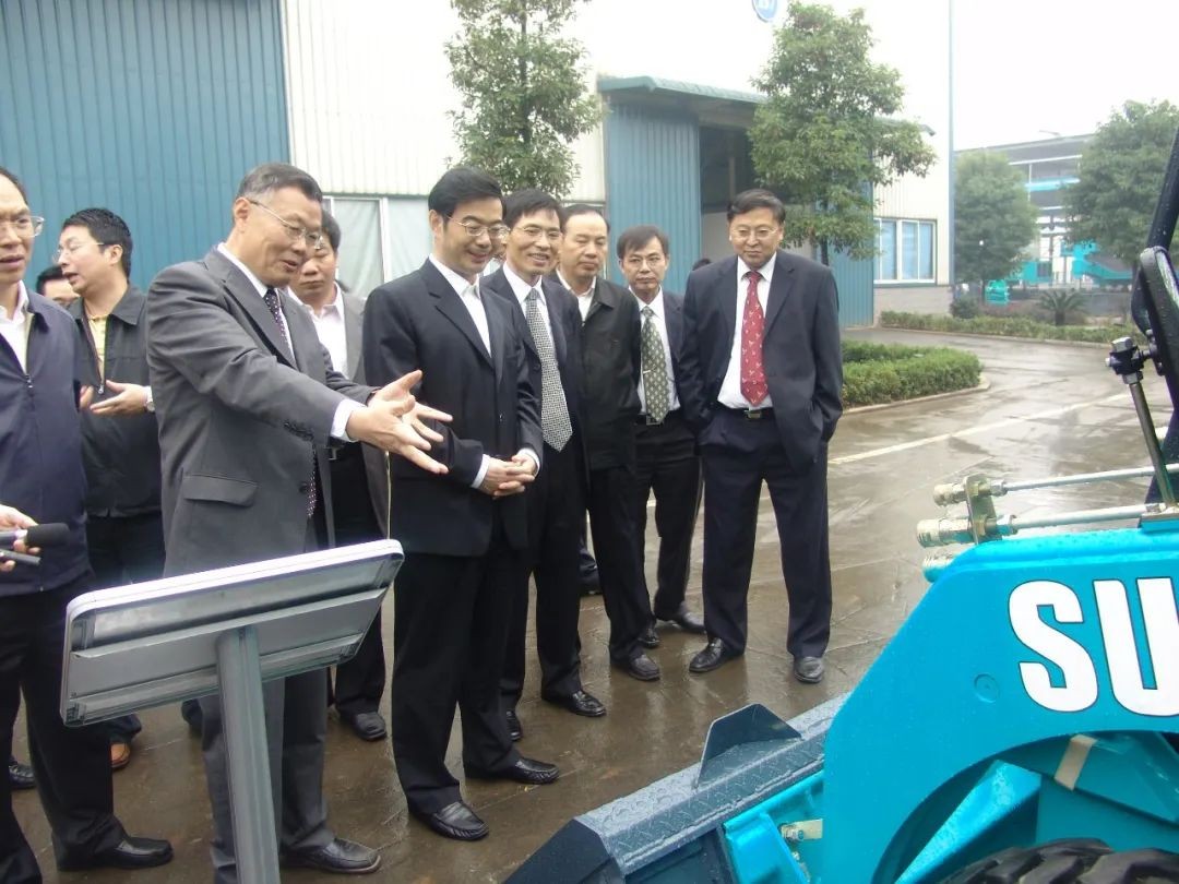 周强调研yp街机智能：增强知识产权；；； 效劳立异驱动生长