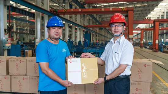 万力集团“送清凉”活动，，，，，，，，慰问一线员工