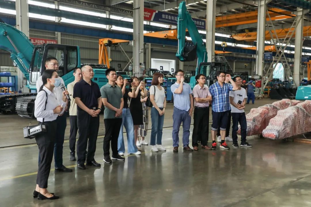 国防科大北斗团队考察yp街机智能