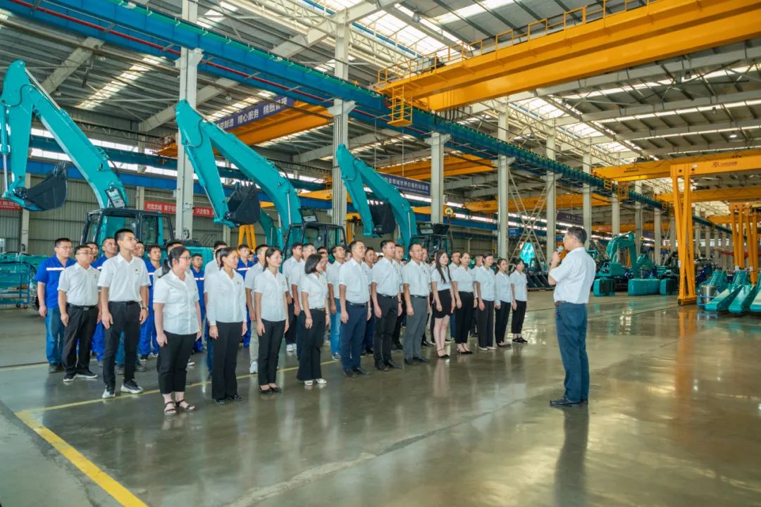 接续斗争再出发——yp街机智能党委举行新党员入党宣誓和老党员重温入党誓词活动