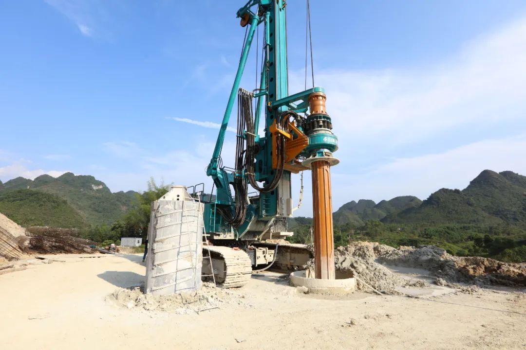 一个月只完成3根桩，，，，，为何客户连连赞美？？？？？？？？