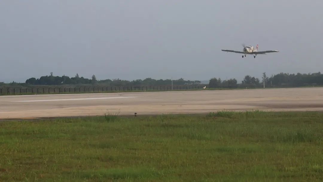 首飞！yp街机科技全新升级推出短距起降型牢靠翼无人机