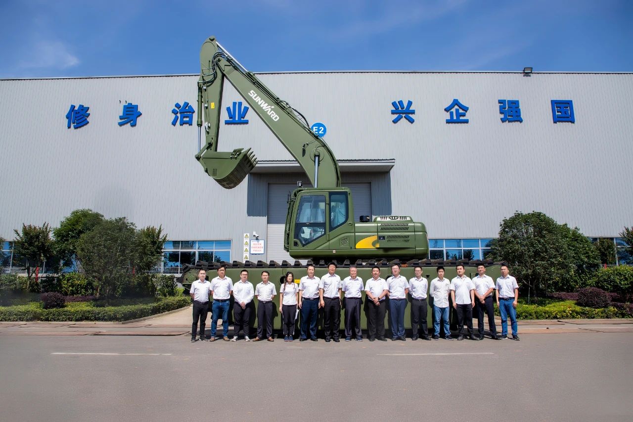 水陆两用挖掘机亮相央视！yp街机智能应抢救援“猛将”出战