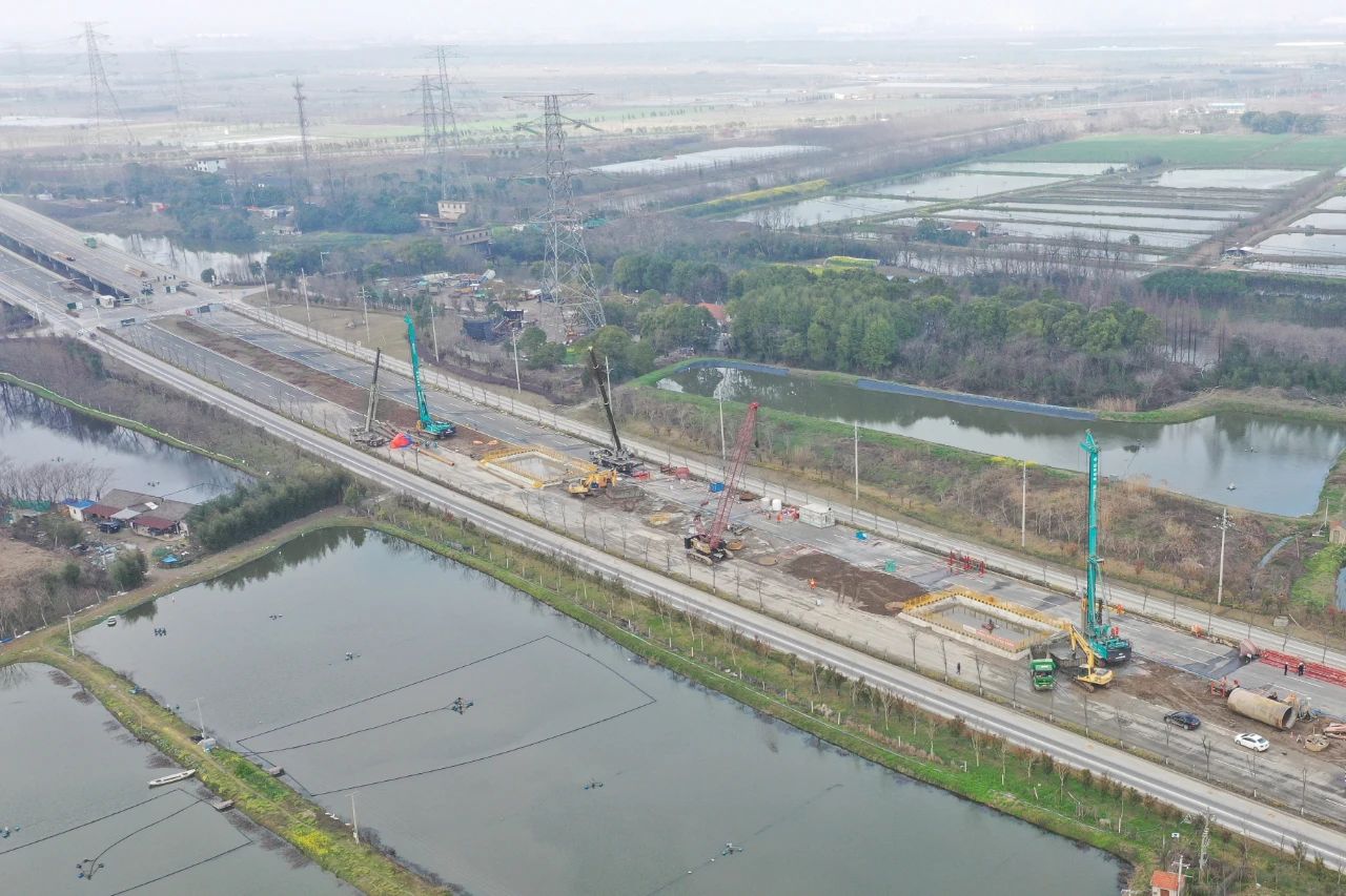 征战天下首条智慧高速，，，，，yp街机智能旋挖钻机凭什么？？？？？？