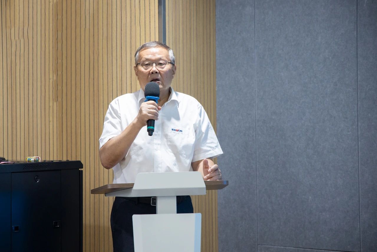 强化治理重心下移，，，yp街机智能开展向导力培训助力公司高质量快速生长