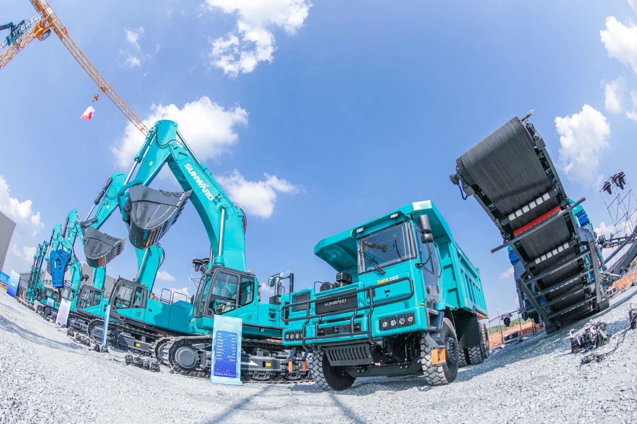 四大成套装备携手登。。。。。。p街机智能立异效果展示会交出“亮眼答卷”