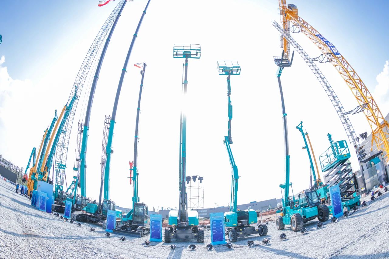 四大成套装备携手登。。。。。。p街机智能立异效果展示会交出“亮眼答卷”