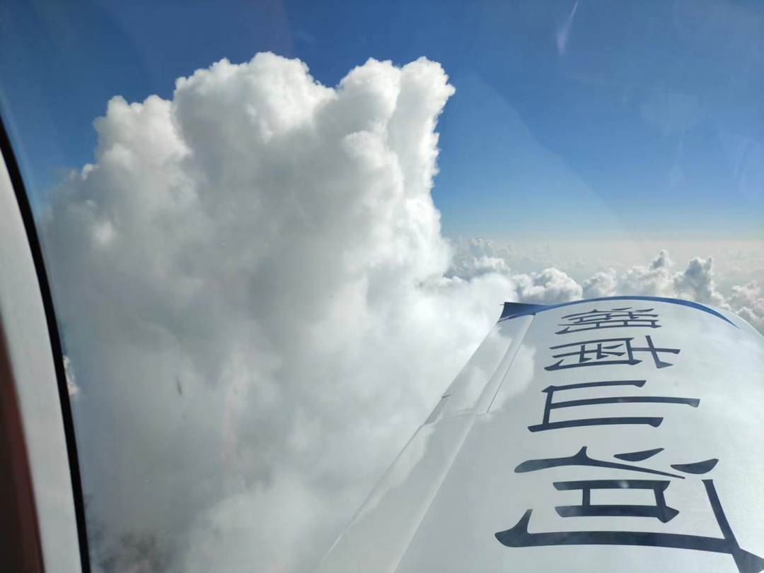 4小时，，，，，，，，720公里，，，，，，，，yp街机阿若拉飞到珠海在第13届中国航展等你