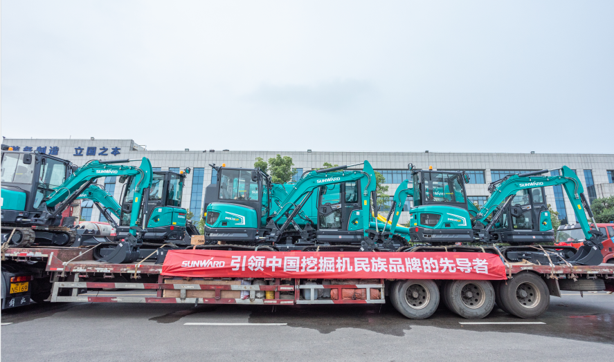 里程碑！yp街机智能出口欧洲第20000台暨大型挖掘机批量交付仪式乐成举行