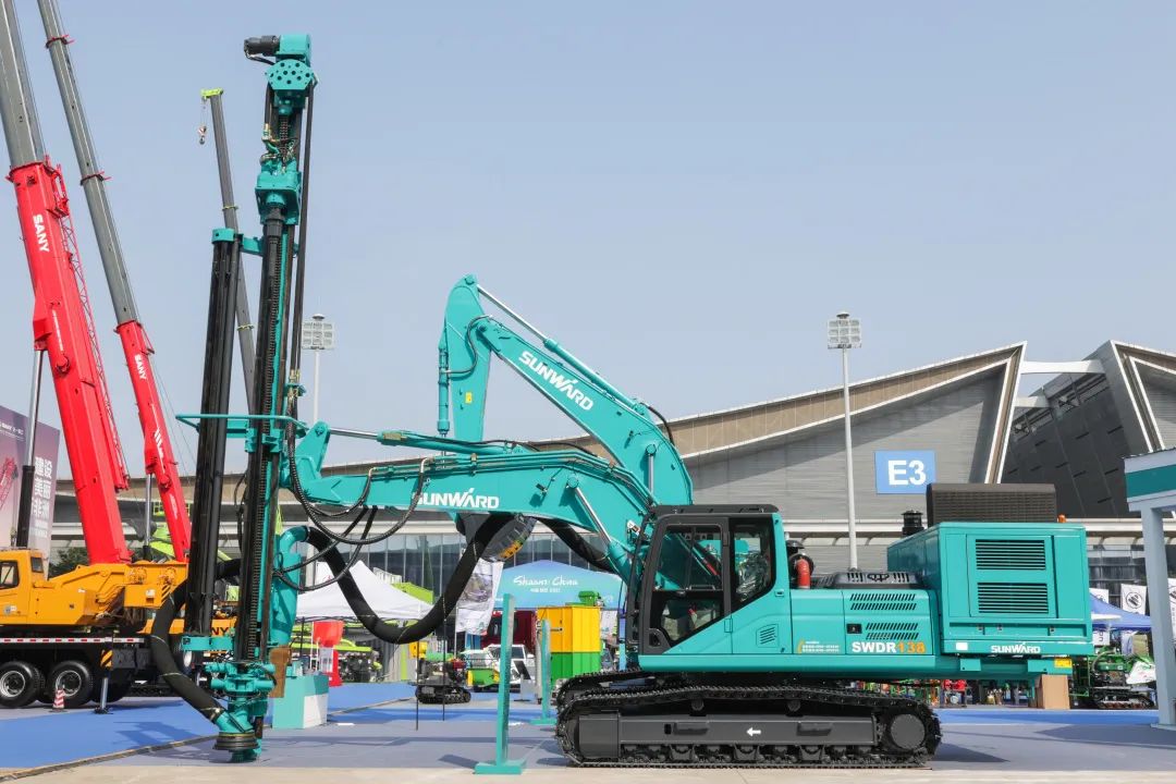 亮相中非经贸展览会！yp街机智能尽展工程机械国产品牌魅力