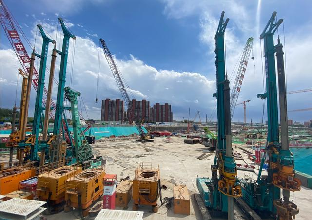 大国重器！yp街机智能超等装备助力北京都会副中心综合交通枢纽站建设