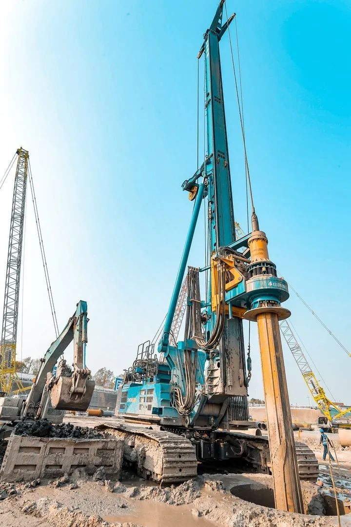 大国重器！yp街机智能超等装备助力北京都会副中心综合交通枢纽站建设