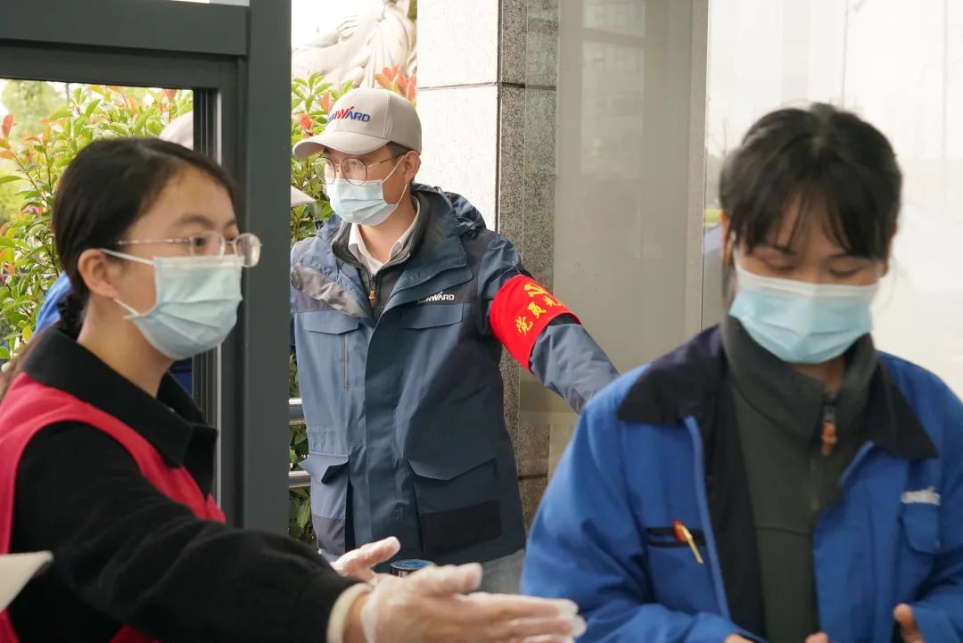 采样完成率近100%！yp街机智能第一时间开展全员核酸检测，，，，，，，包管清静生产