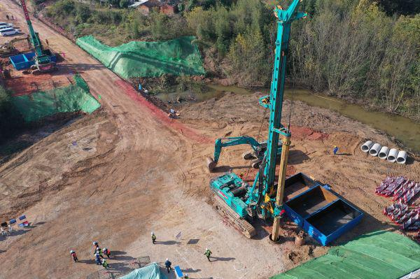 首根桩基开钻！yp街机智能助力新建沪渝蓉高速铁路建设