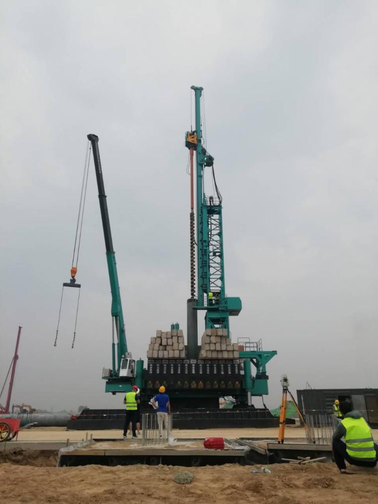 创下纪录！yp街机智能引孔式静力压桩机首次应用于高铁项目