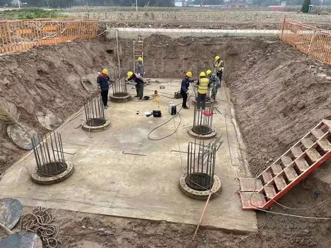 创下纪录！yp街机智能引孔式静力压桩机首次应用于高铁项目