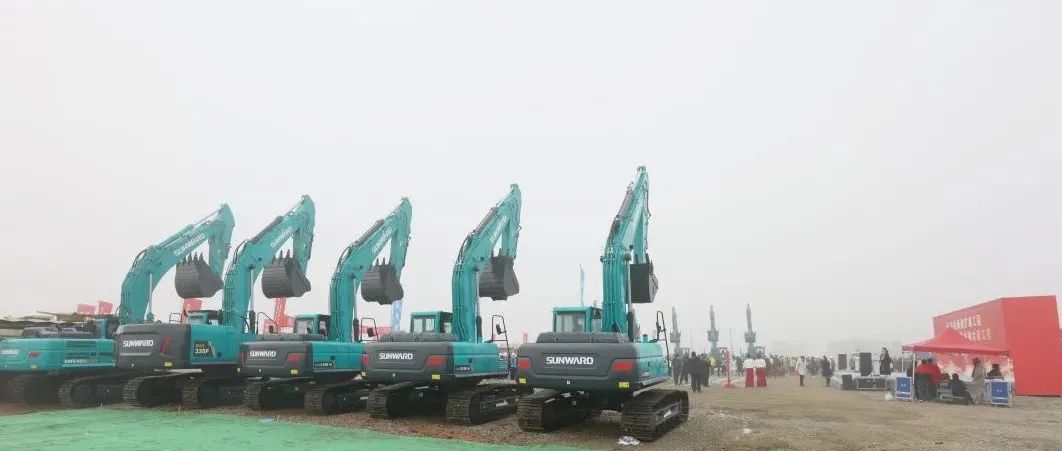 “yp街机绿”精彩亮相！yp街机智能装备周全助力长沙机场改扩建项目