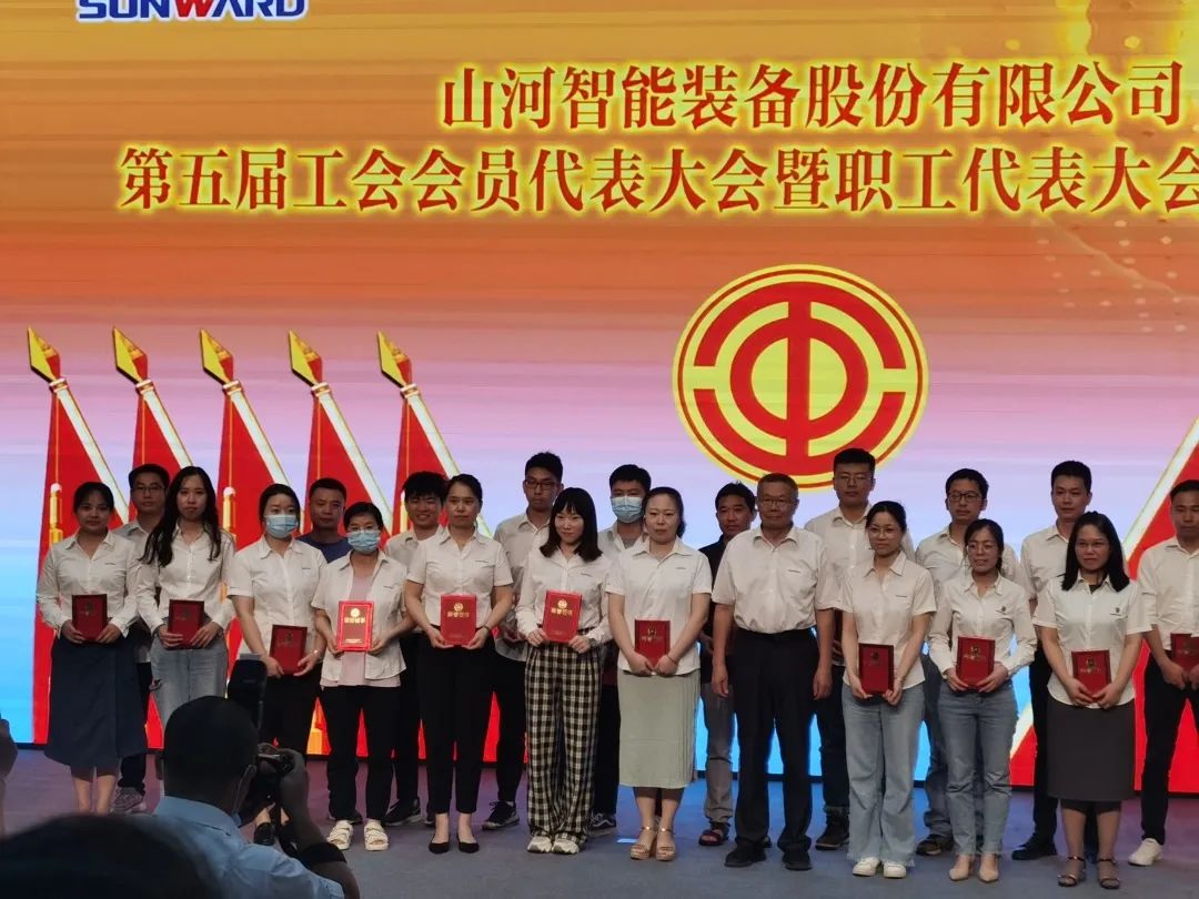 你好 2022！再见 2021！我与yp街机智能共生长