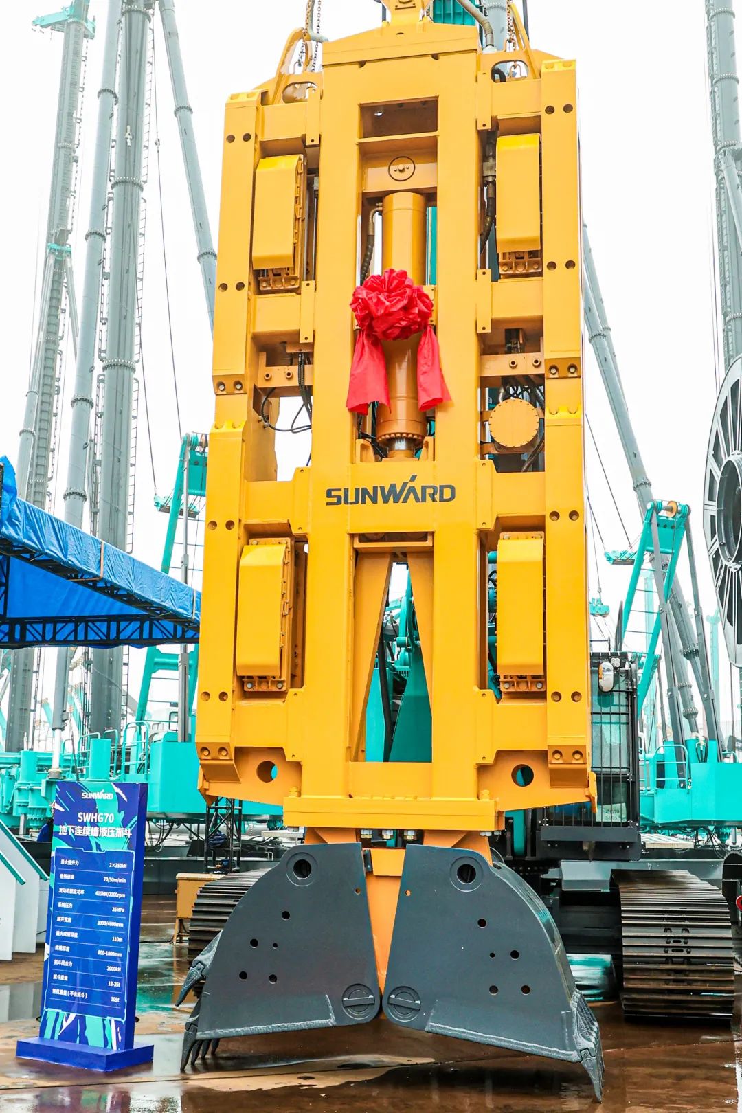 打造“明星产品”！yp街机智能地下一连墙液压抓斗乐成宣布