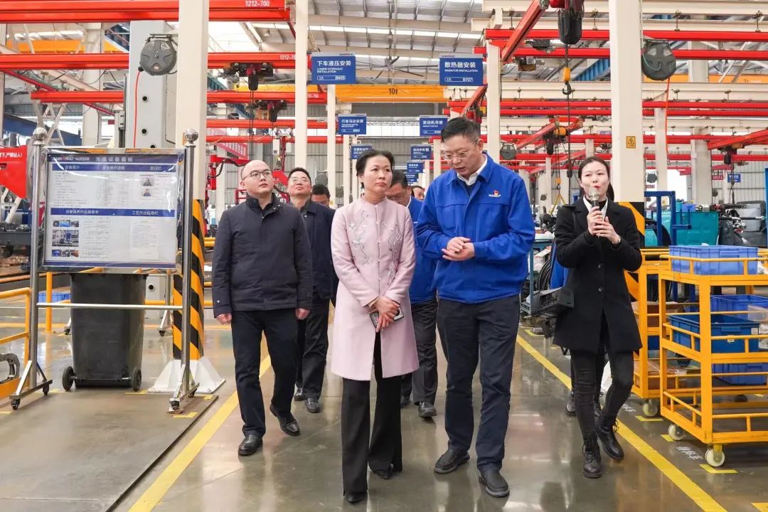 长沙市总工会、长沙经开区总工会一行调研yp街机智能