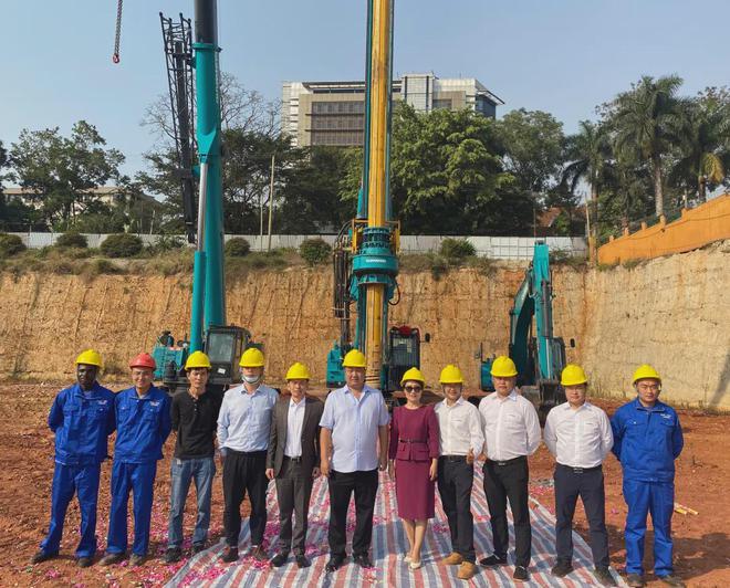 助力乌干达第一住宅高楼建设！yp街机智能再次出征非洲市场