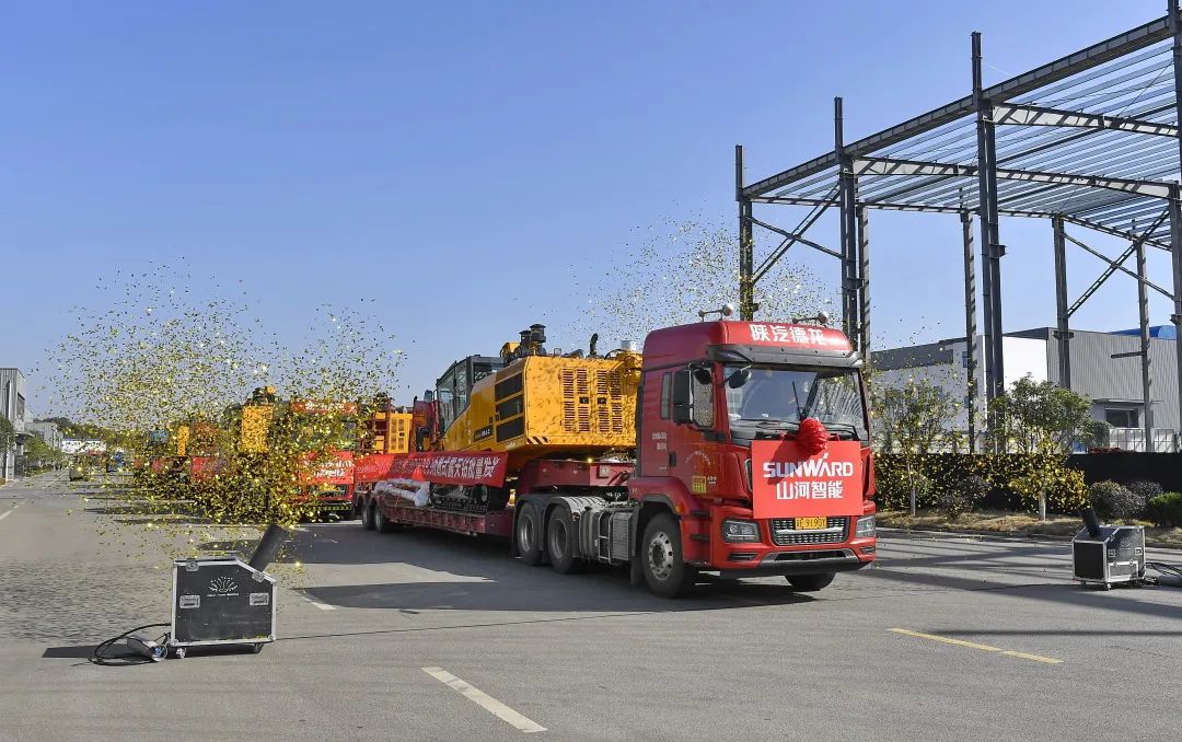 又一款差别化定制产品获认可！yp街机智能SWDH89J内燃式露天钻批量发货