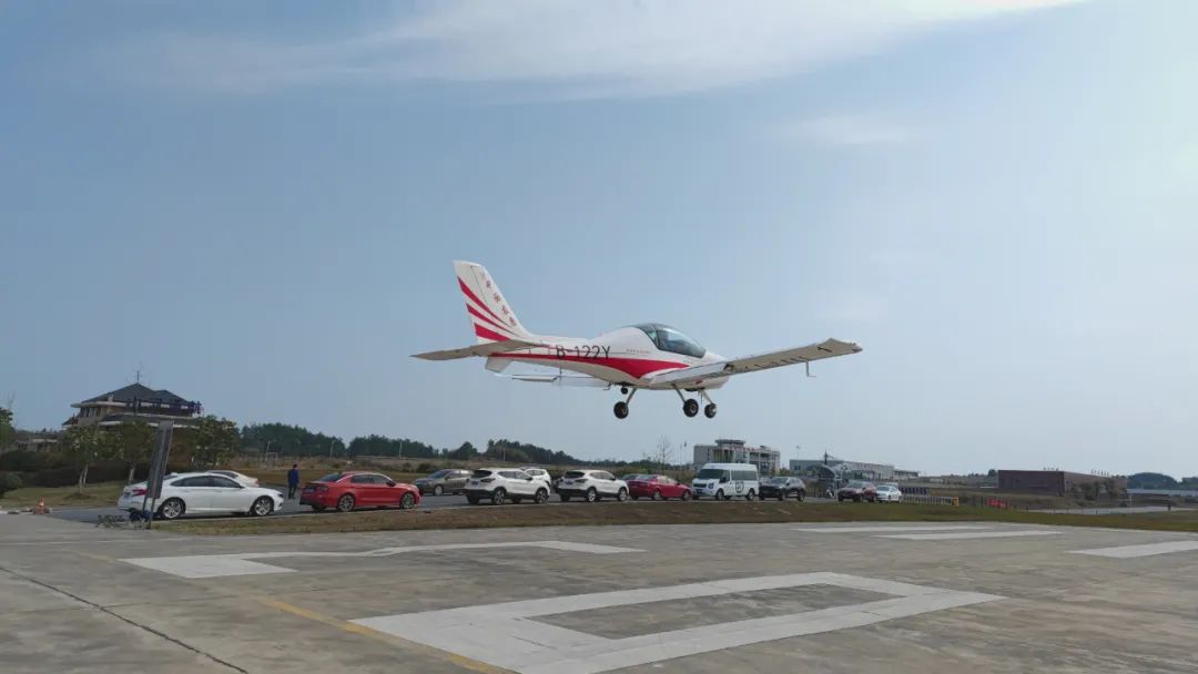 火情就是下令！湖南航空应抢救援队yp街机机组展现“yp街机速率”