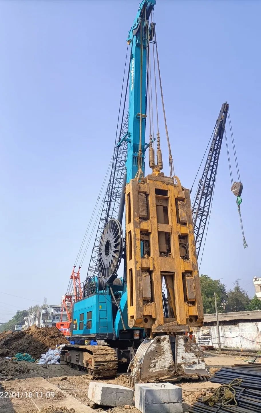 谢谢信！yp街机智能SWHG70液压抓斗助力外洋基础施工获肯定