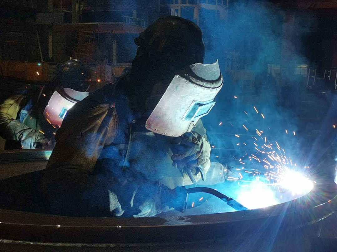 yp街机匠心 | 一把焊枪“点亮”绚烂人生