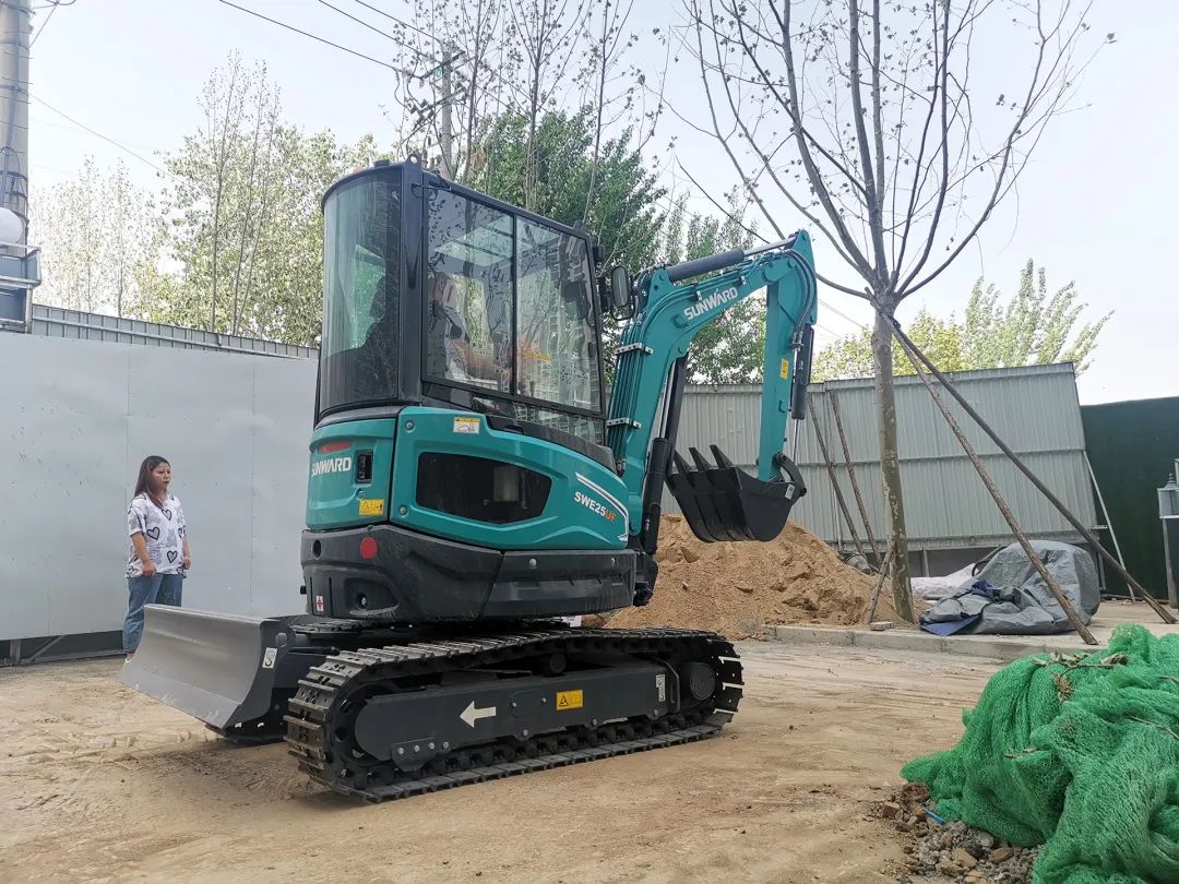 冲、冲、冲！带您感受yp街机智能挖掘机火热交机时刻