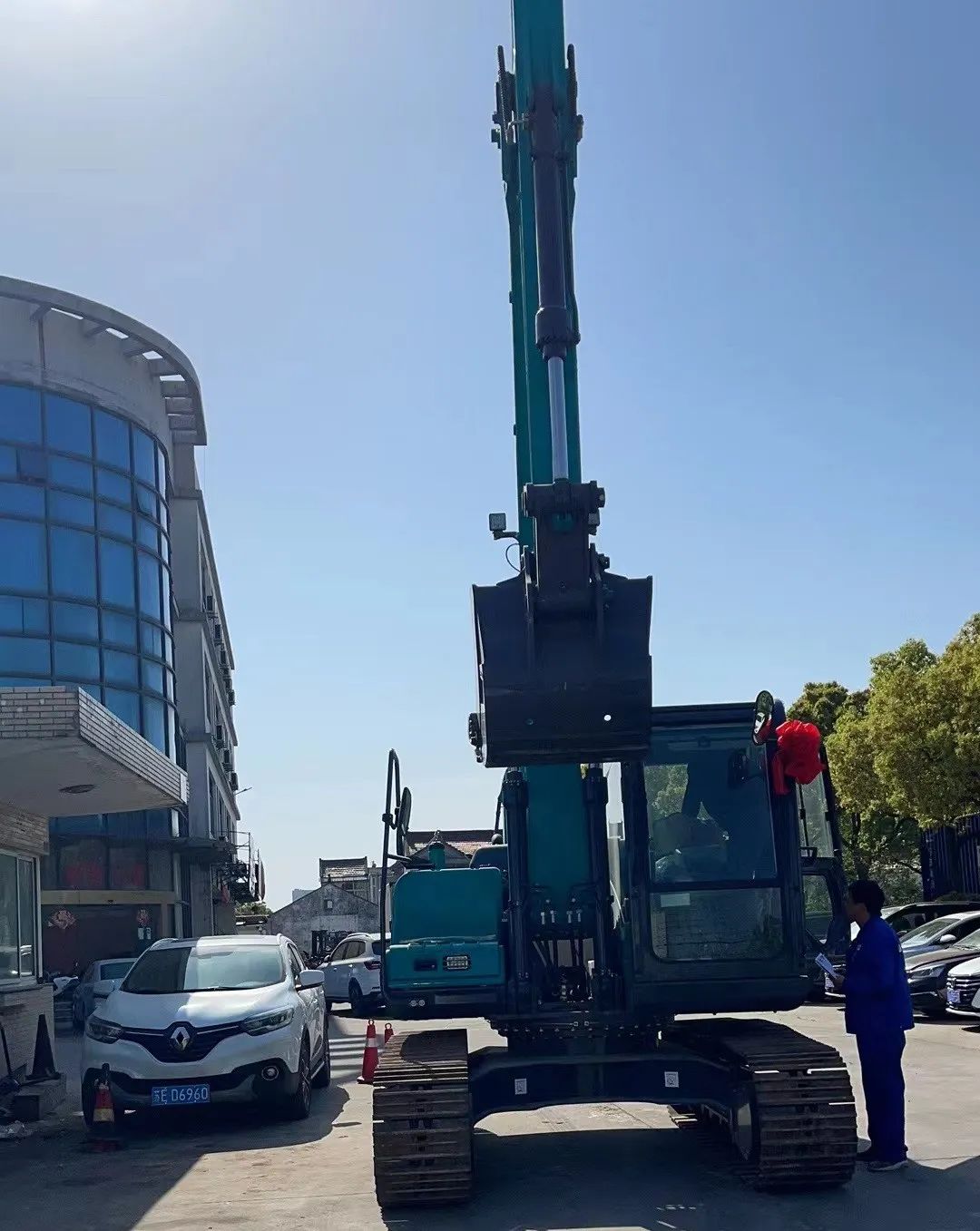 防疫、交机两手抓！yp街机智能挖掘机顺遂交付获好评